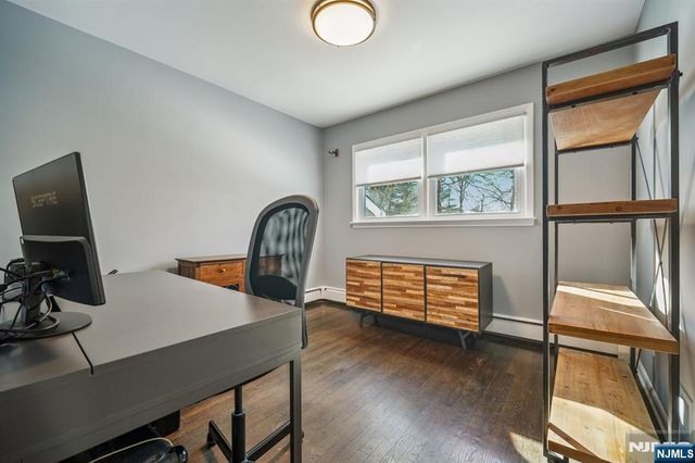 16 Windsor Drive, Park Ridge, NJ 07656