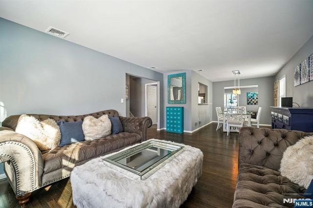 16 Windsor Drive, Park Ridge, NJ 07656