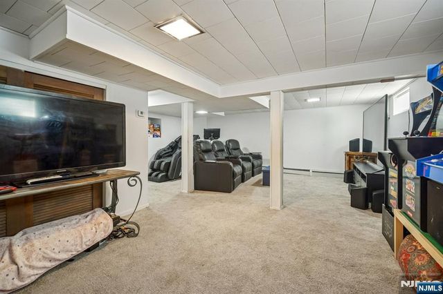 16 Windsor Drive, Park Ridge, NJ 07656