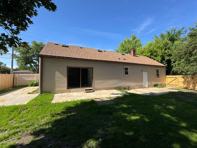 511 Montgomery Road, Montgomery, IL 60538