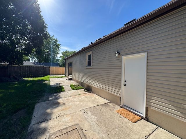 511 Montgomery Road, Montgomery, IL 60538