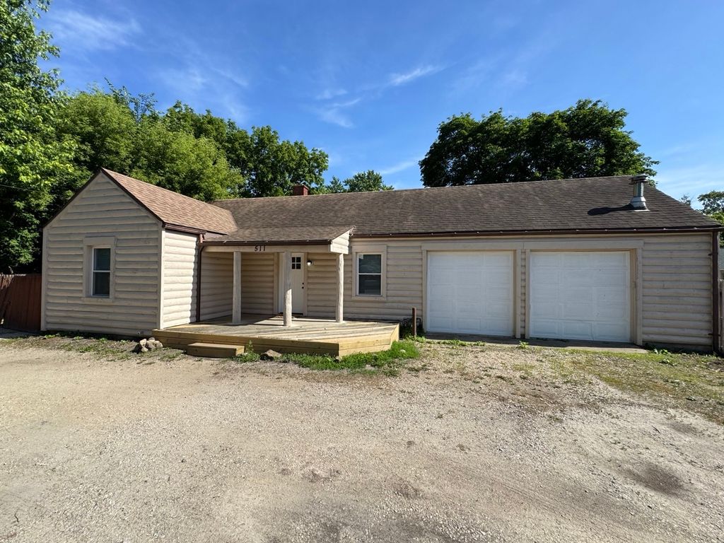 511 Montgomery Road, Montgomery, IL 60538