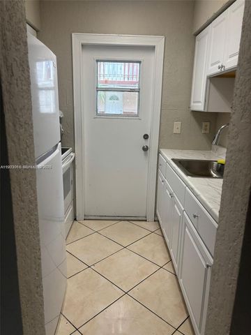 2750 Pierce St 3, Hollywood, FL 33020