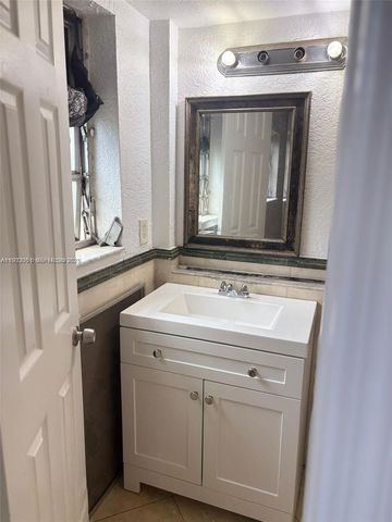 2750 Pierce St 3, Hollywood, FL 33020