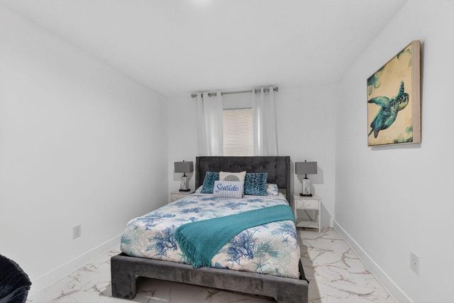 698 NE 36th Street, Oakland Park, FL 33334