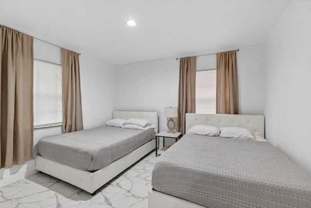 698 NE 36th Street, Oakland Park, FL 33334