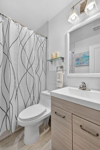 698 NE 36th Street, Oakland Park, FL 33334