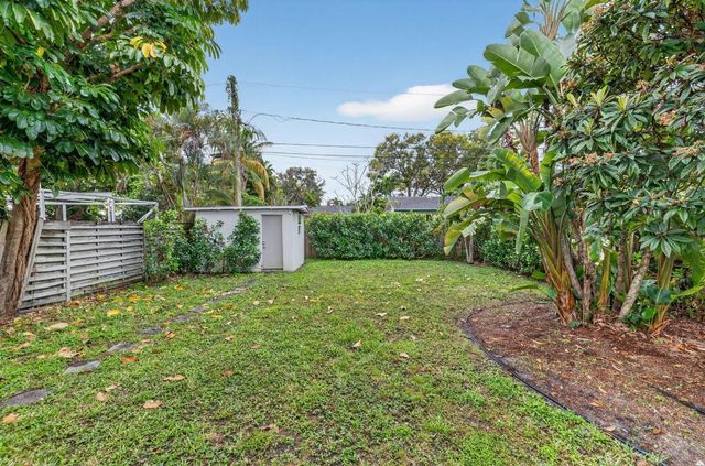 698 NE 36th Street, Oakland Park, FL 33334