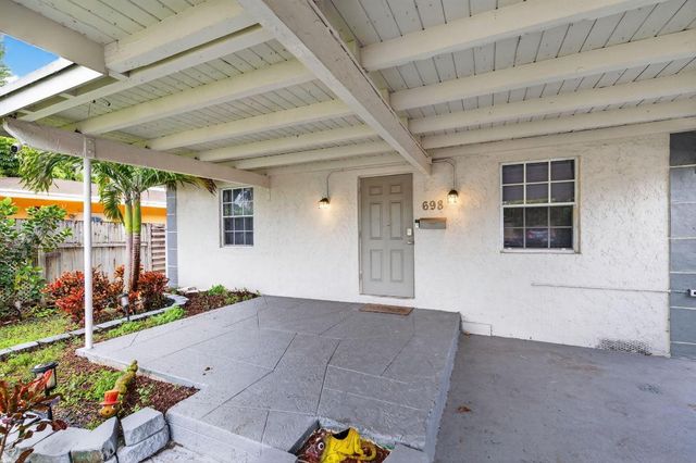 698 NE 36th Street, Oakland Park, FL 33334