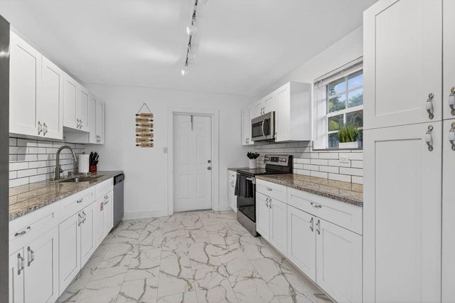 698 NE 36th Street, Oakland Park, FL 33334