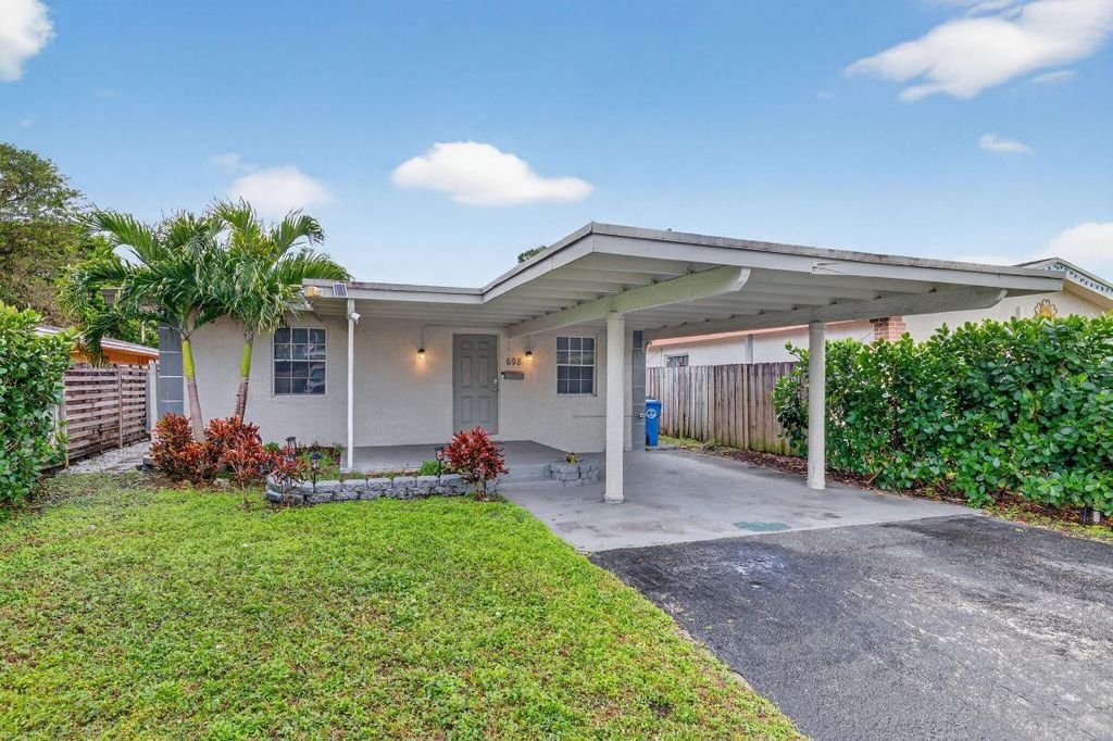 698 NE 36th Street, Oakland Park, FL 33334