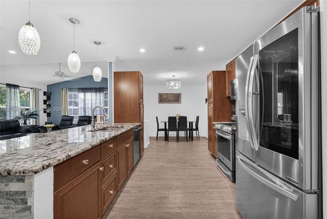 4431 NW 36th Ct, Lauderdale Lakes, FL 33319