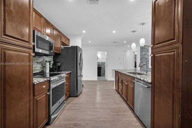 4431 NW 36th Ct, Lauderdale Lakes, FL 33319