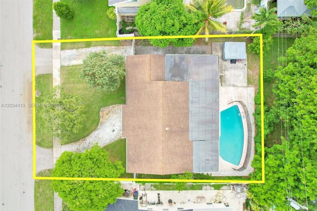 4431 NW 36th Ct, Lauderdale Lakes, FL 33319