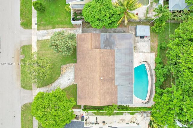 4431 NW 36th Ct, Lauderdale Lakes, FL 33319