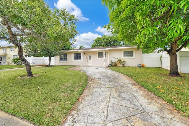 4431 NW 36th Ct, Lauderdale Lakes, FL 33319