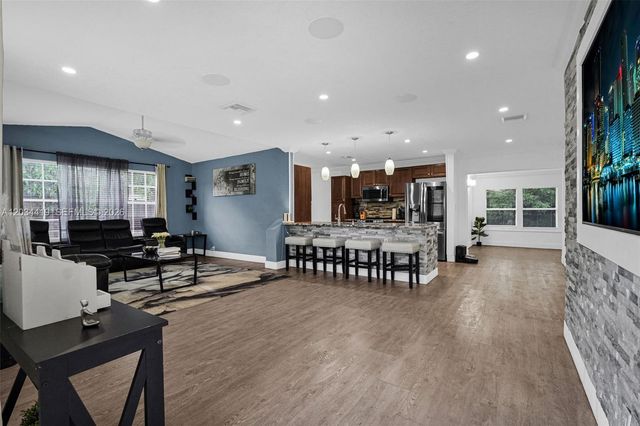 4431 NW 36th Ct, Lauderdale Lakes, FL 33319