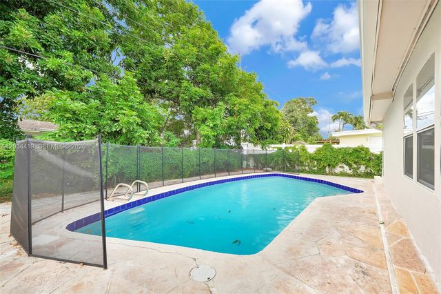 4431 NW 36th Ct, Lauderdale Lakes, FL 33319
