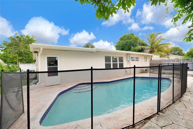 4431 NW 36th Ct, Lauderdale Lakes, FL 33319
