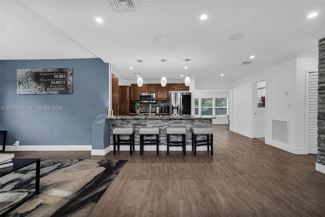 4431 NW 36th Ct, Lauderdale Lakes, FL 33319
