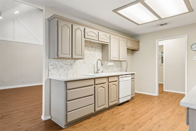 6640 Pleasant Ridge Drive, North Richland Hills, TX 76180