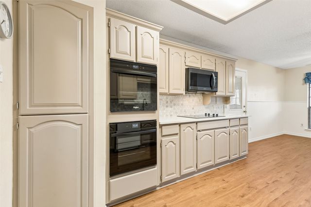 6640 Pleasant Ridge Drive, North Richland Hills, TX 76180