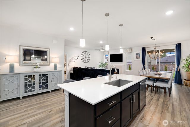 13317 Pines Lane E, Puyallup, WA 98374