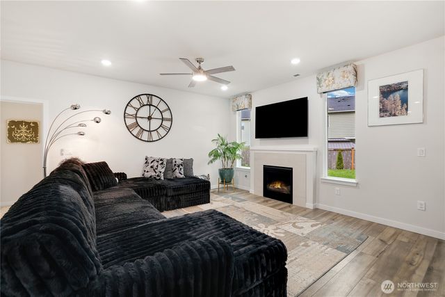 13317 Pines Lane E, Puyallup, WA 98374