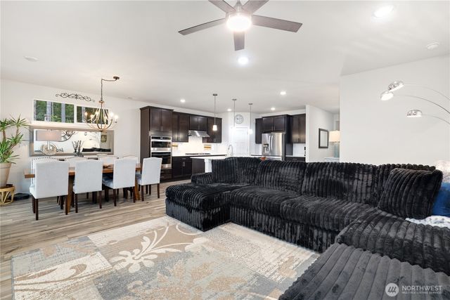 13317 Pines Lane E, Puyallup, WA 98374