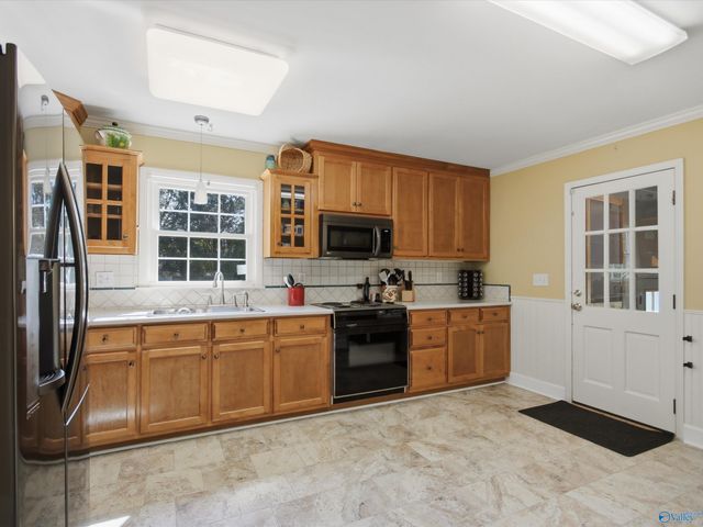 8907 Willow Hills Drive, Huntsville, AL 35802