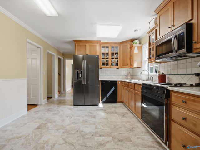 8907 Willow Hills Drive, Huntsville, AL 35802