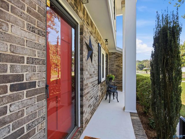 8907 Willow Hills Drive, Huntsville, AL 35802