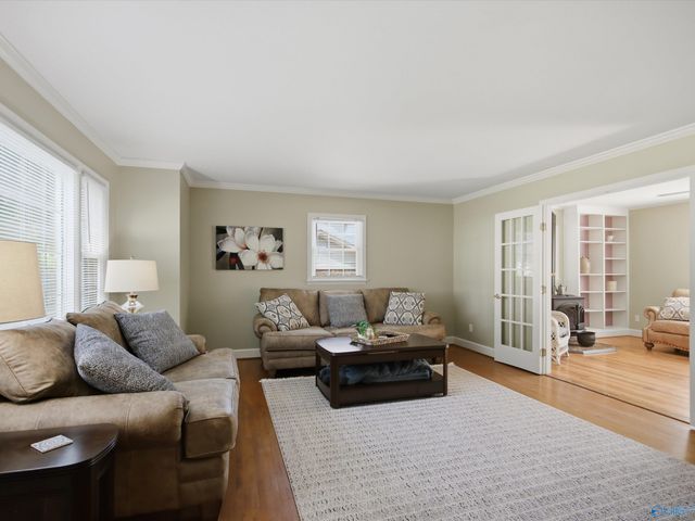 8907 Willow Hills Drive, Huntsville, AL 35802