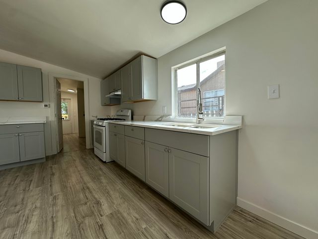 908 10th Avenue NE, Rio Rancho, NM 87144