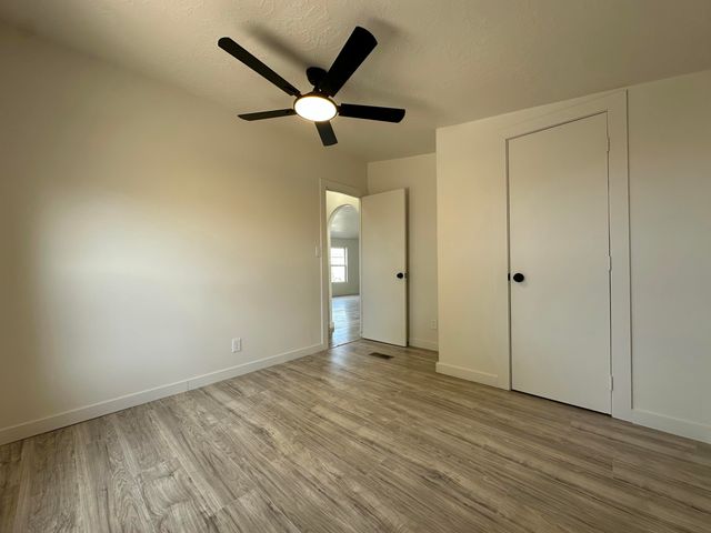 908 10th Avenue NE, Rio Rancho, NM 87144