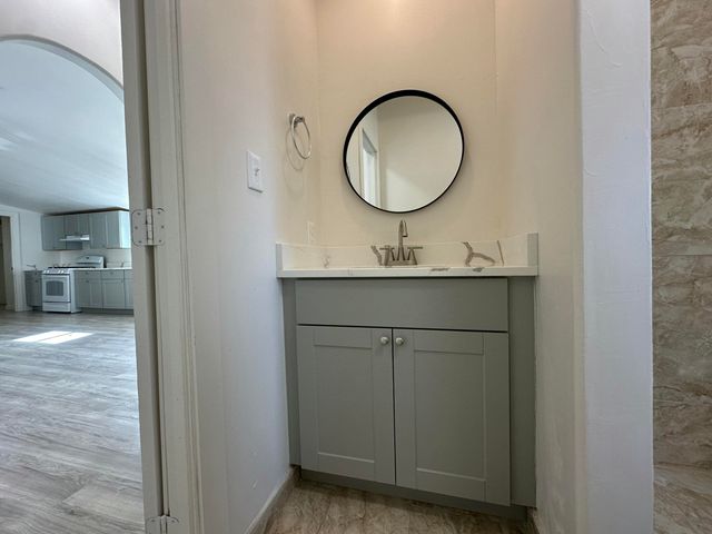 908 10th Avenue NE, Rio Rancho, NM 87144
