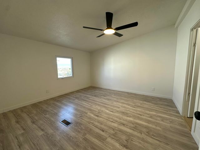 908 10th Avenue NE, Rio Rancho, NM 87144