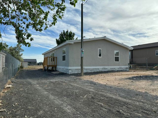 908 10th Avenue NE, Rio Rancho, NM 87144