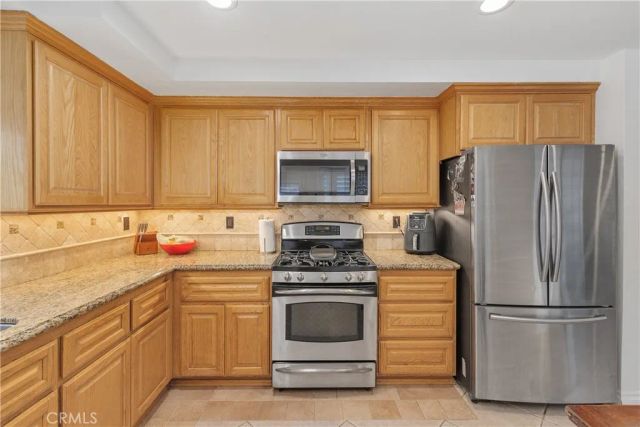 809 Rock Ridge Court, Corona, CA 92878