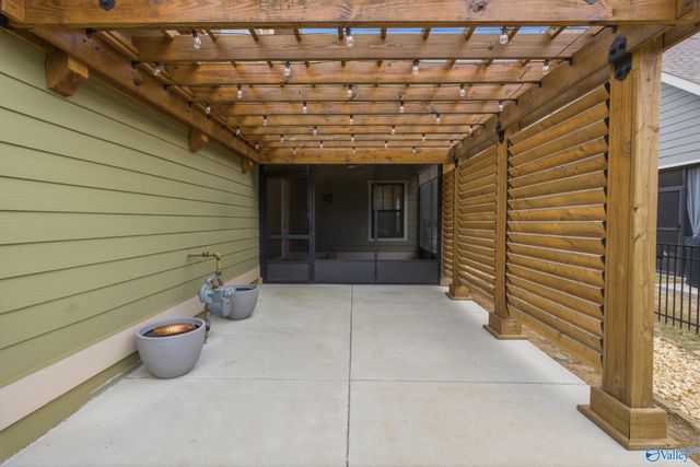 1526 NE Hammock Street NE, Huntsville, AL 35811