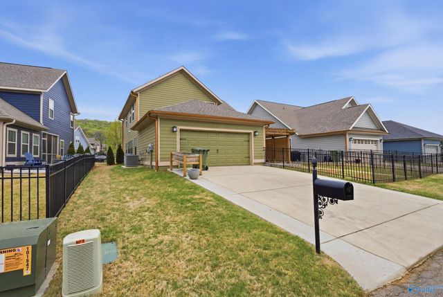 1526 NE Hammock Street NE, Huntsville, AL 35811