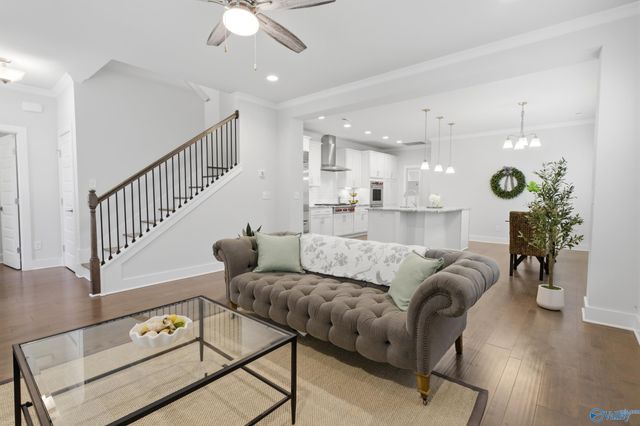 1526 NE Hammock Street NE, Huntsville, AL 35811