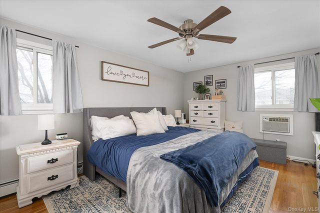 29 Fox Court, Hicksville, NY 11801