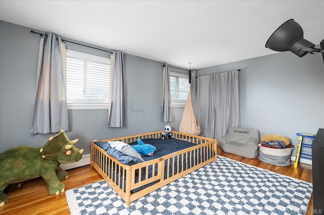 29 Fox Court, Hicksville, NY 11801