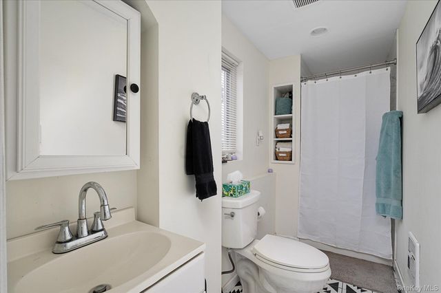 29 Fox Court, Hicksville, NY 11801