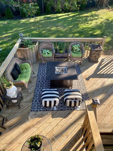 29 Fox Court, Hicksville, NY 11801