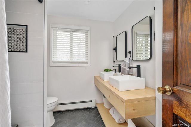 29 Fox Court, Hicksville, NY 11801