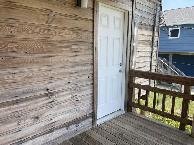 16647 John Silver Road, Jamaica Beach, TX 77554