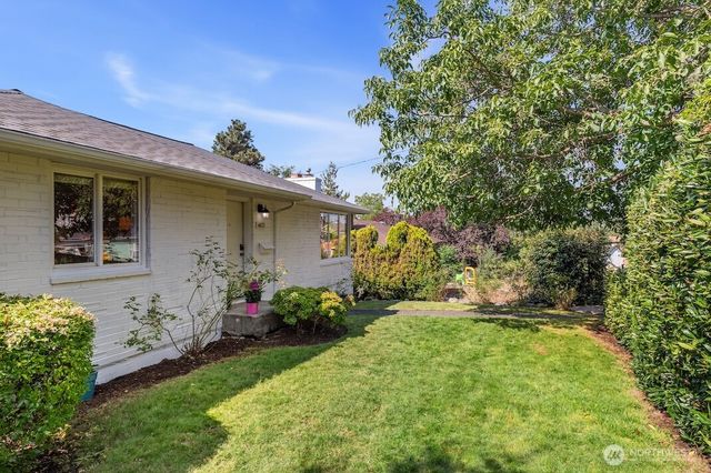 4831 S Holly Street, Seattle, WA 98118