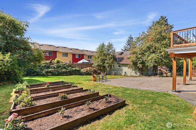 4831 S Holly Street, Seattle, WA 98118